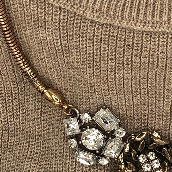 ANTHROPOLOGIE CRYSTAL FLOWER GOLD CHAIN NECKLACE - Picture 4 of 12